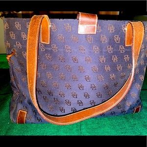 Dooney and Bourke classic tote